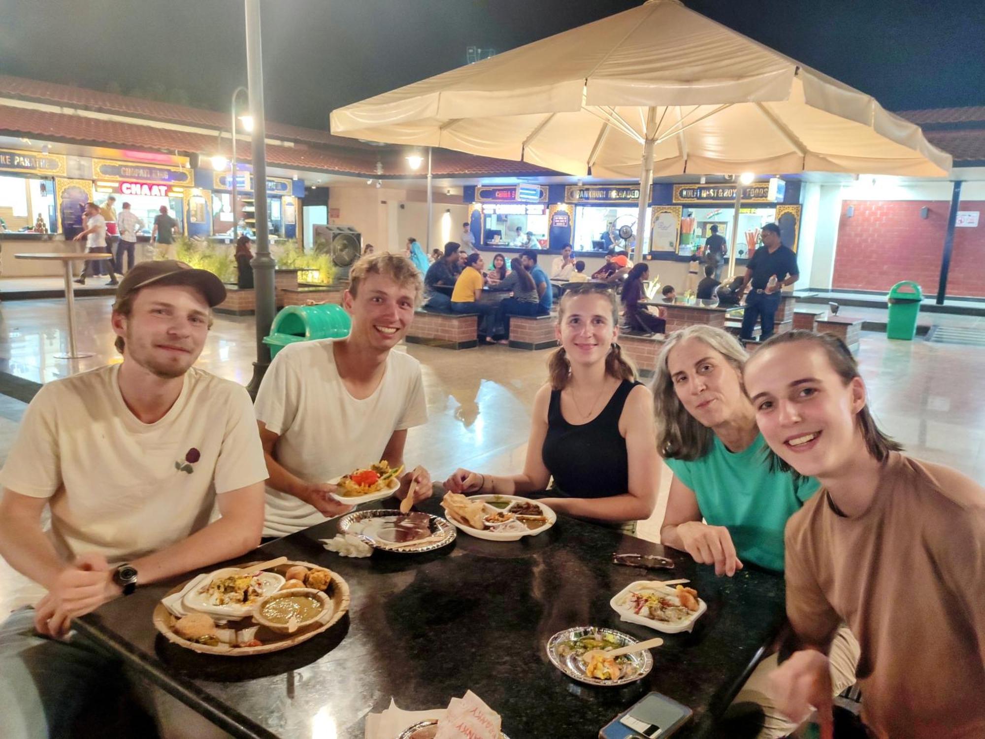 Zigzag Homestay Agra  Extérieur photo